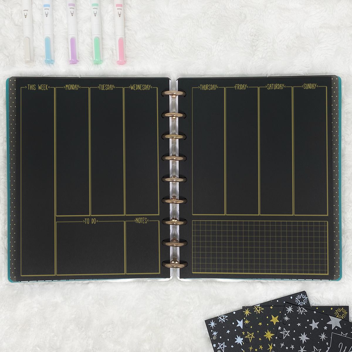 The Sarah - Doodle Basic | Blackout