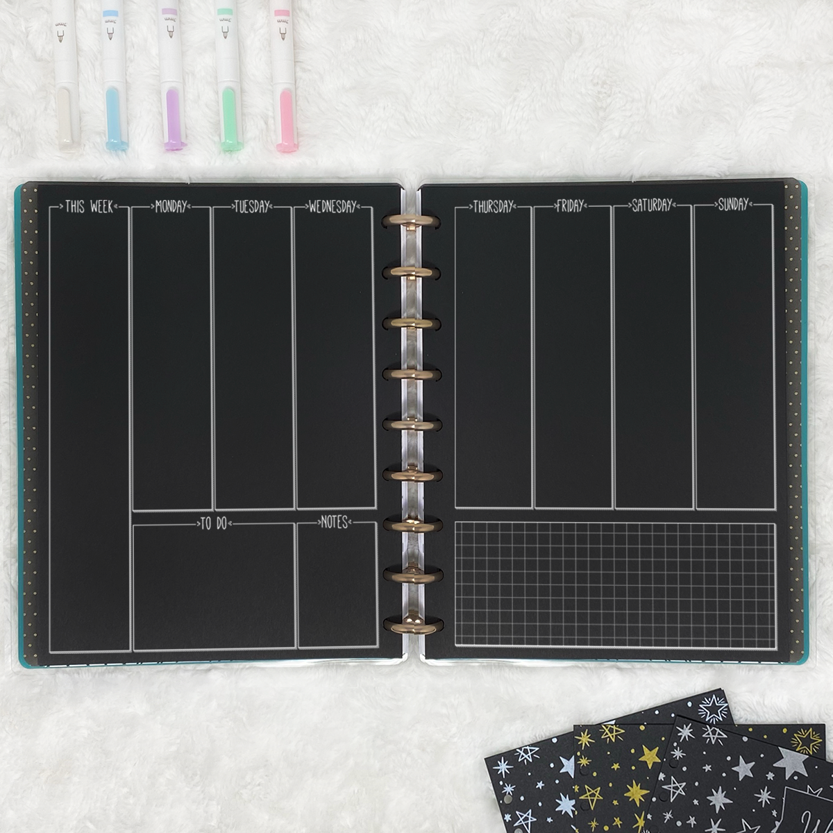 The Sarah - Doodle Basic | Blackout